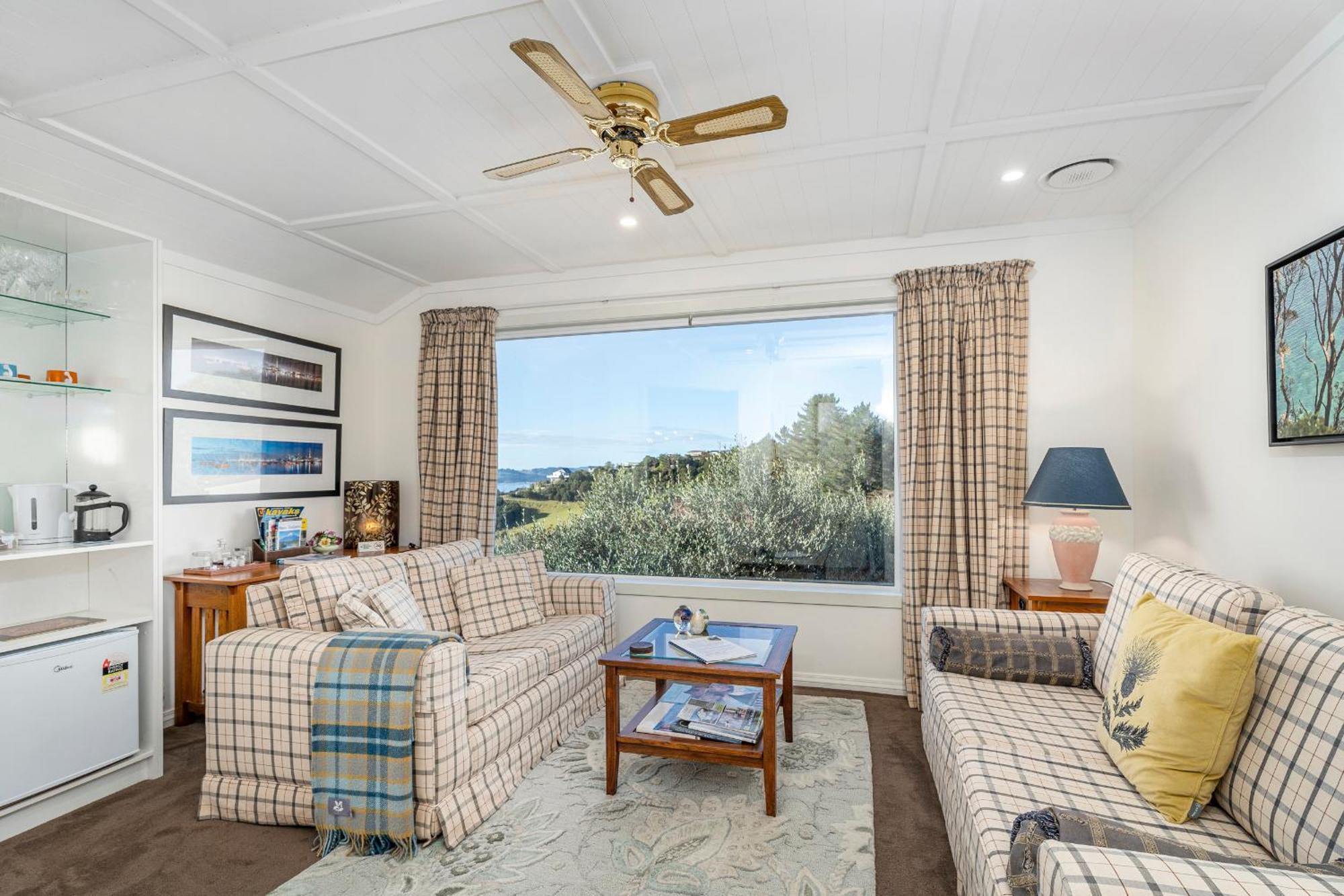 Bayview Valley Lodge Bed & Breakfast Whitianga Exterior photo